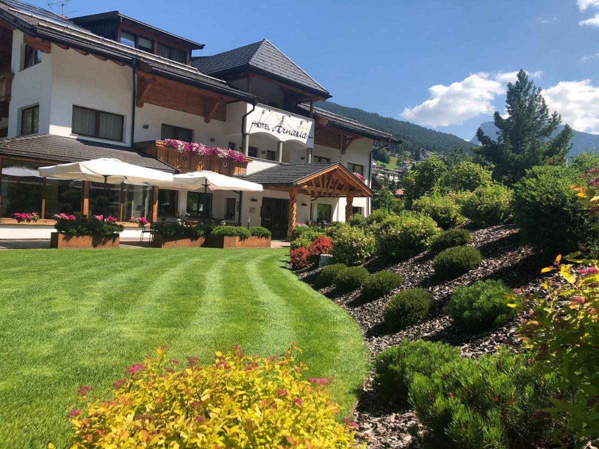 Hotel Arnaria Urtijëi Buitenkant foto
