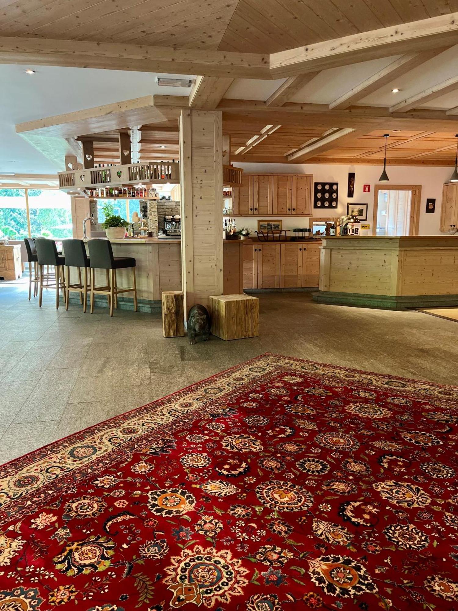 Hotel Arnaria Urtijëi Buitenkant foto