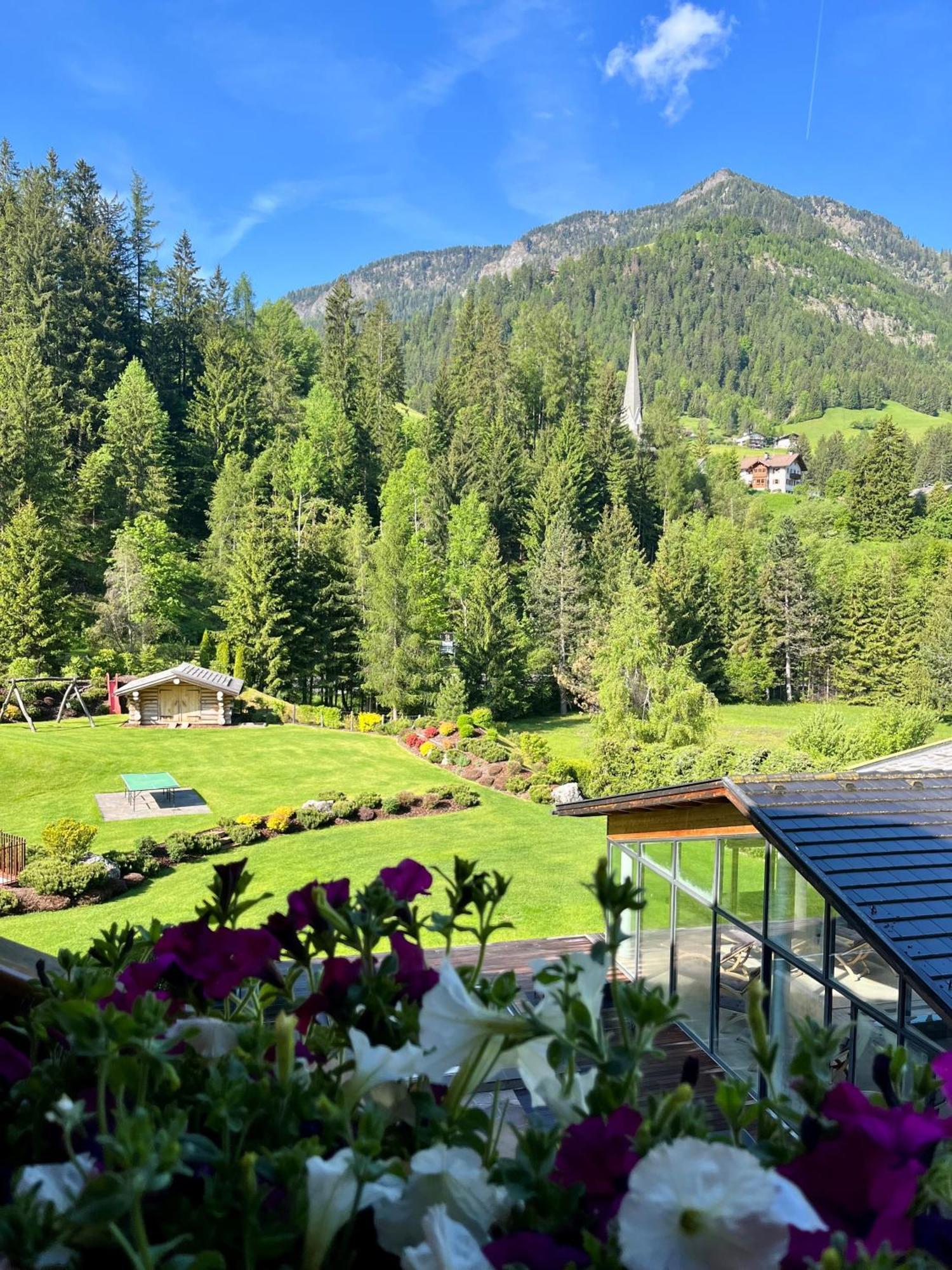 Hotel Arnaria Urtijëi Buitenkant foto