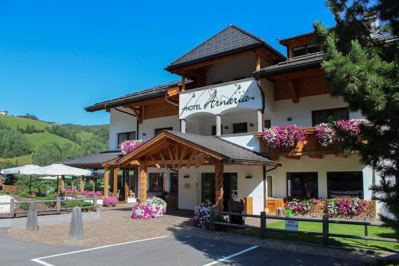 Hotel Arnaria Urtijëi Buitenkant foto